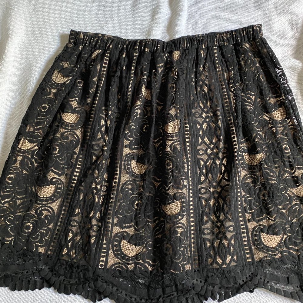 Short Black lace skirt